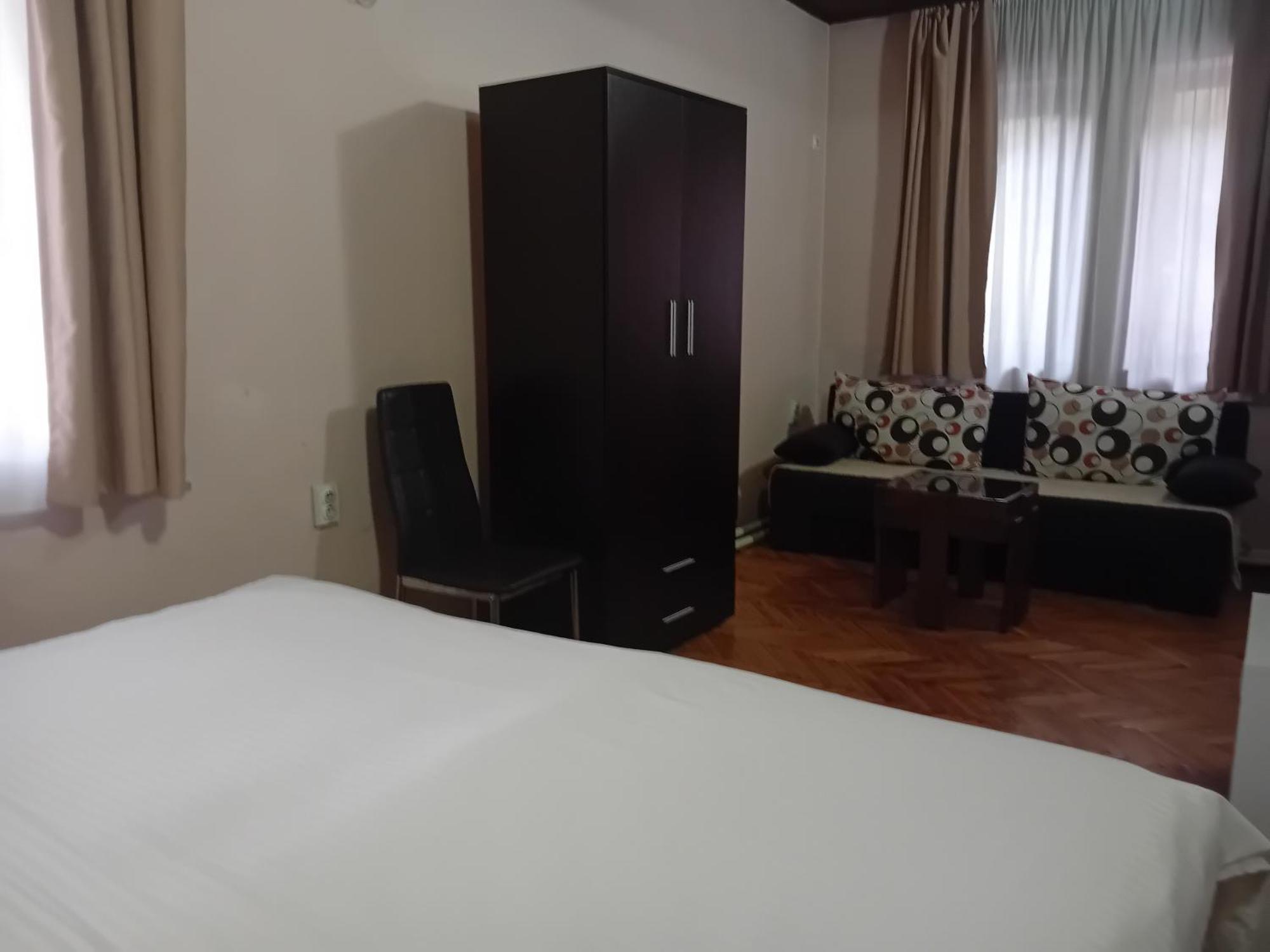 Vila Silia Skopje Buitenkant foto