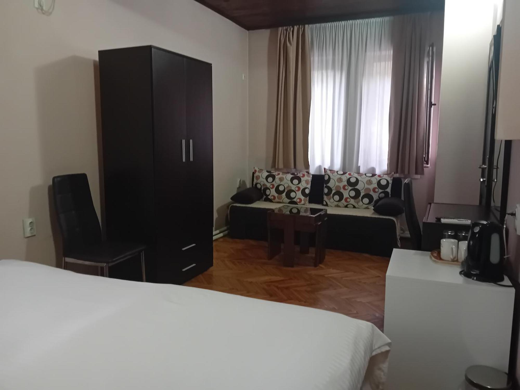 Vila Silia Skopje Buitenkant foto