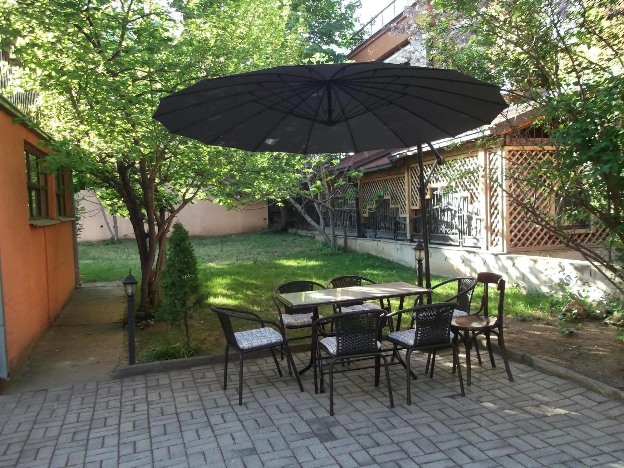 Vila Silia Skopje Buitenkant foto